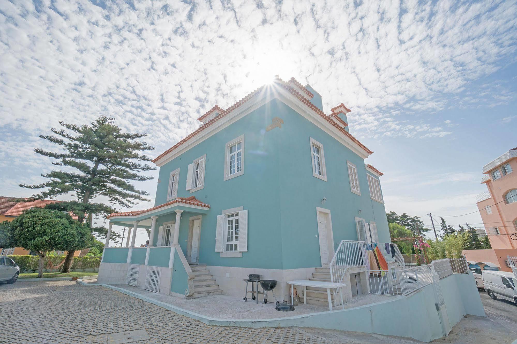 Blue Boutique Hostel & Suites Ештуріл Екстер'єр фото