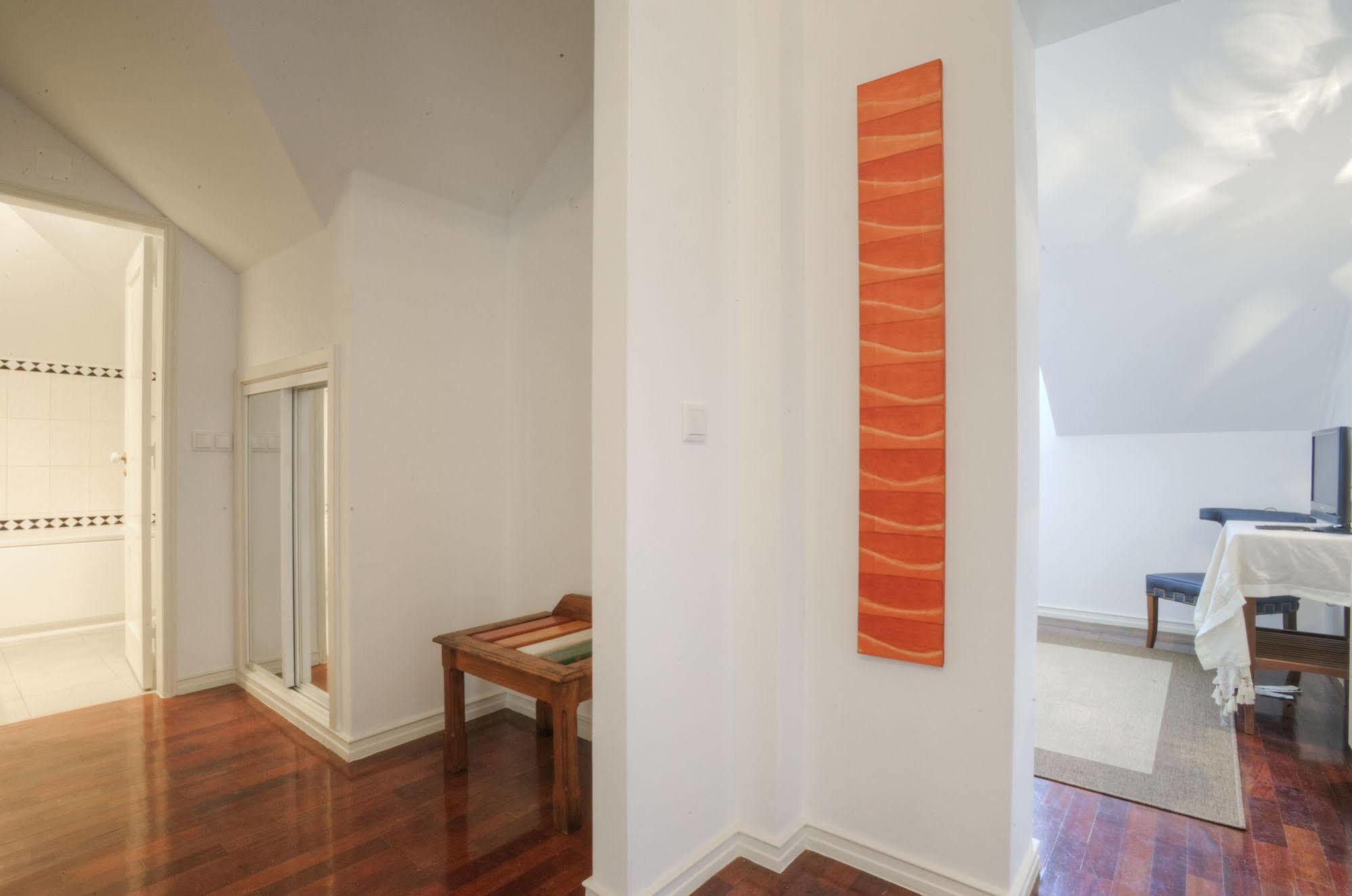 Blue Boutique Hostel & Suites Ештуріл Екстер'єр фото
