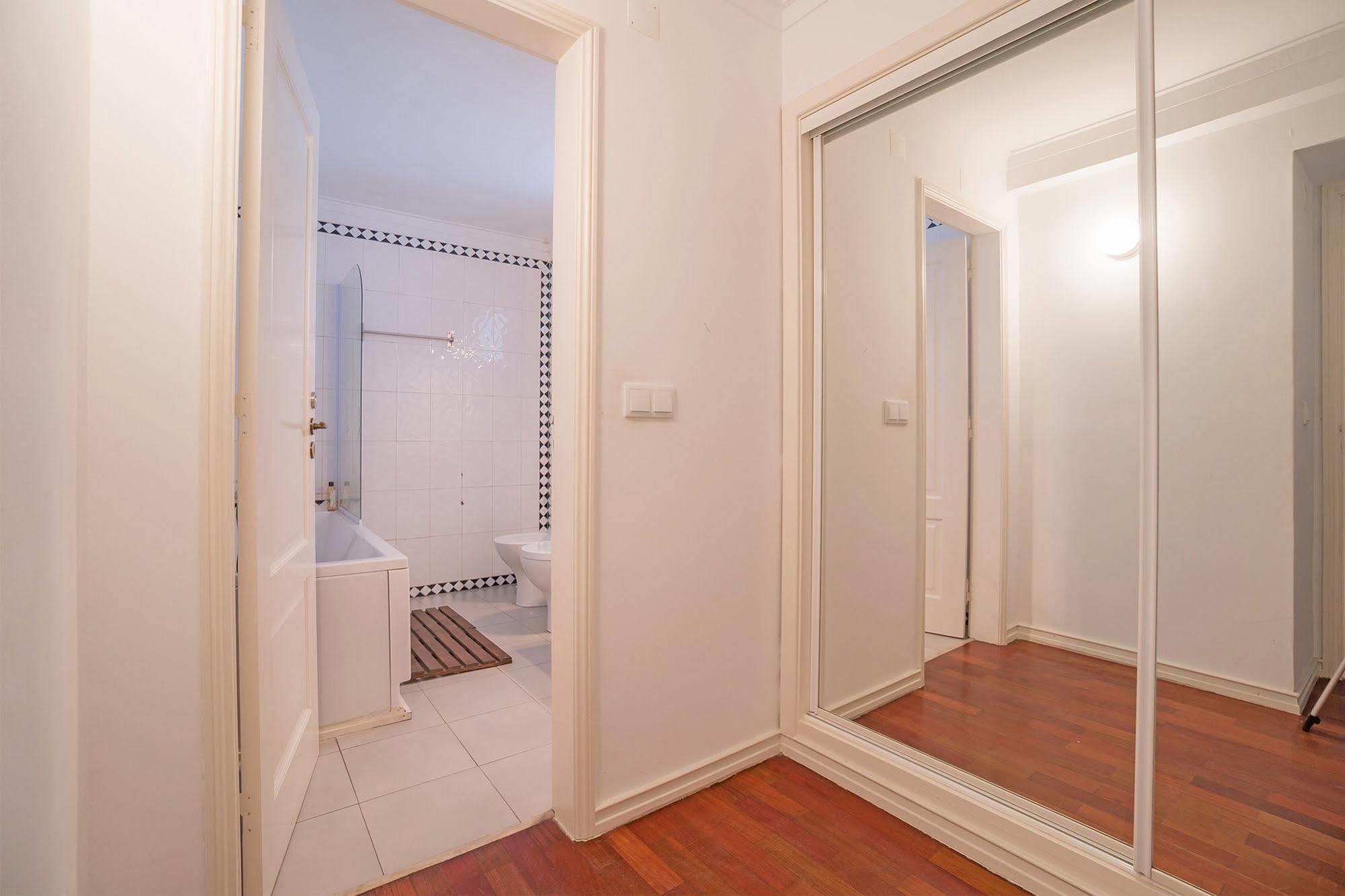 Blue Boutique Hostel & Suites Ештуріл Екстер'єр фото