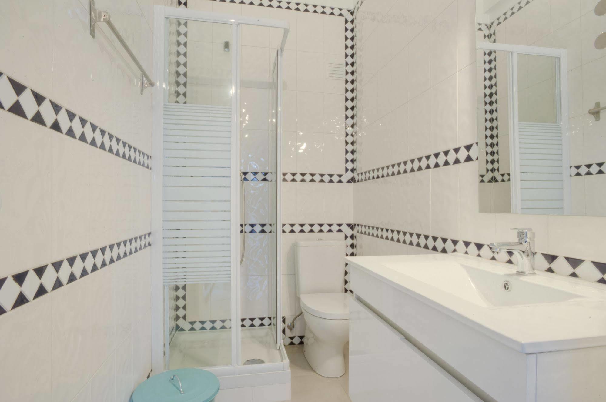Blue Boutique Hostel & Suites Ештуріл Екстер'єр фото