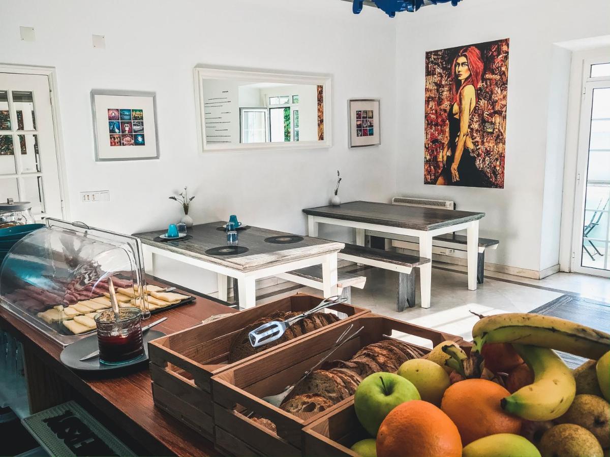 Blue Boutique Hostel & Suites Ештуріл Екстер'єр фото