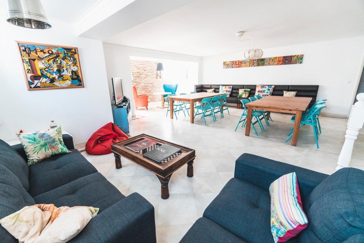 Blue Boutique Hostel & Suites Ештуріл Екстер'єр фото
