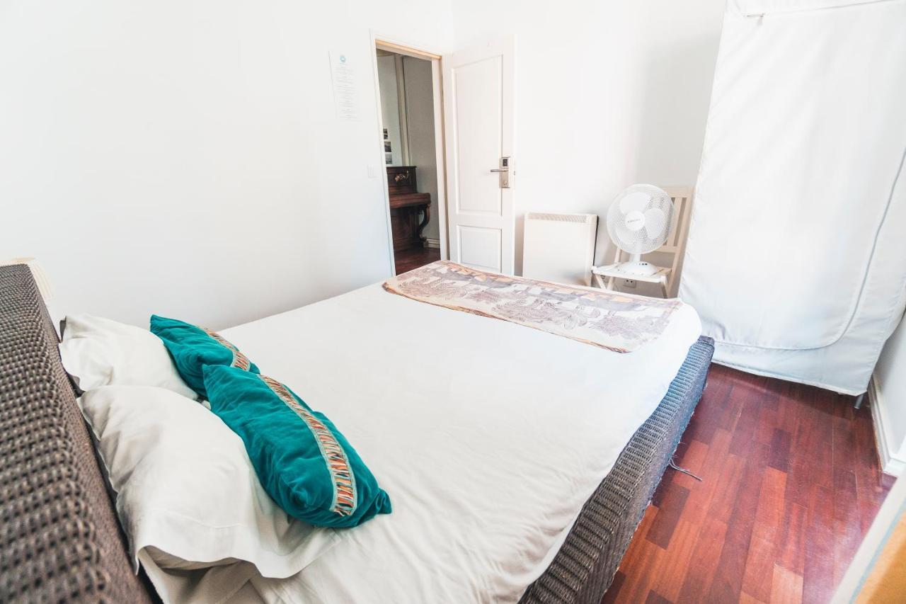 Blue Boutique Hostel & Suites Ештуріл Номер фото