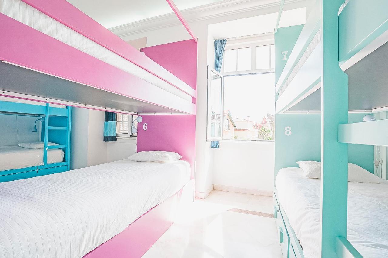Blue Boutique Hostel & Suites Ештуріл Номер фото