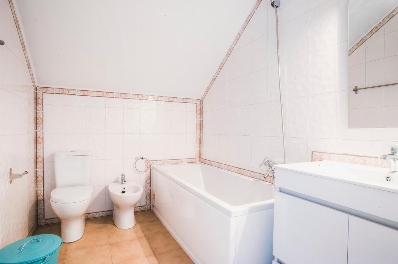 Blue Boutique Hostel & Suites Ештуріл Номер фото