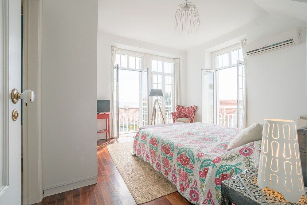 Blue Boutique Hostel & Suites Ештуріл Екстер'єр фото